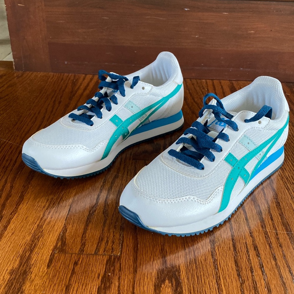 ASICS sneakers big kids size 4 1/2